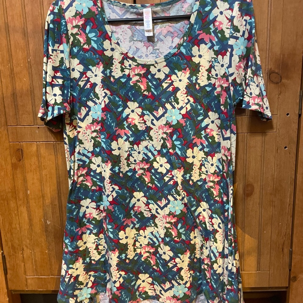 LuLaRoe Perfect Tee